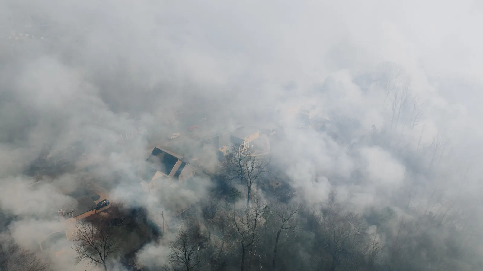 Neighborhood shrouded in wildfire smoke